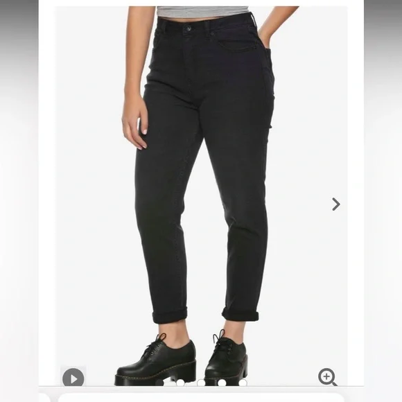 HT Black Denim Mom Jeans Hot Topic - Picture 2 of 3